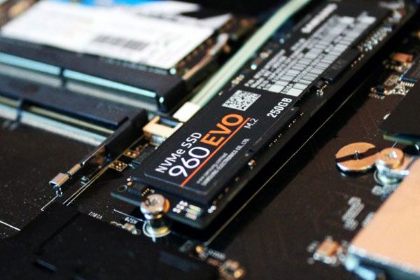 Ổ cứng SSD là gì? top 5 ổ cứng tốt nhất hiện tại